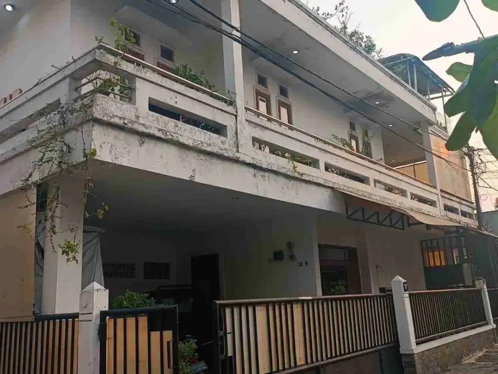 Jual Rumah Tingggal dan Kost Syp Jl. Cipaganti Akses Jln. bs msk 1 mbl dan 1 mtr