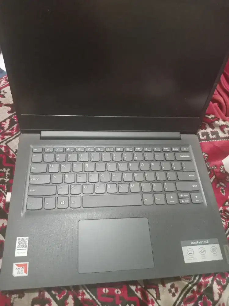Laptop lenovo s145