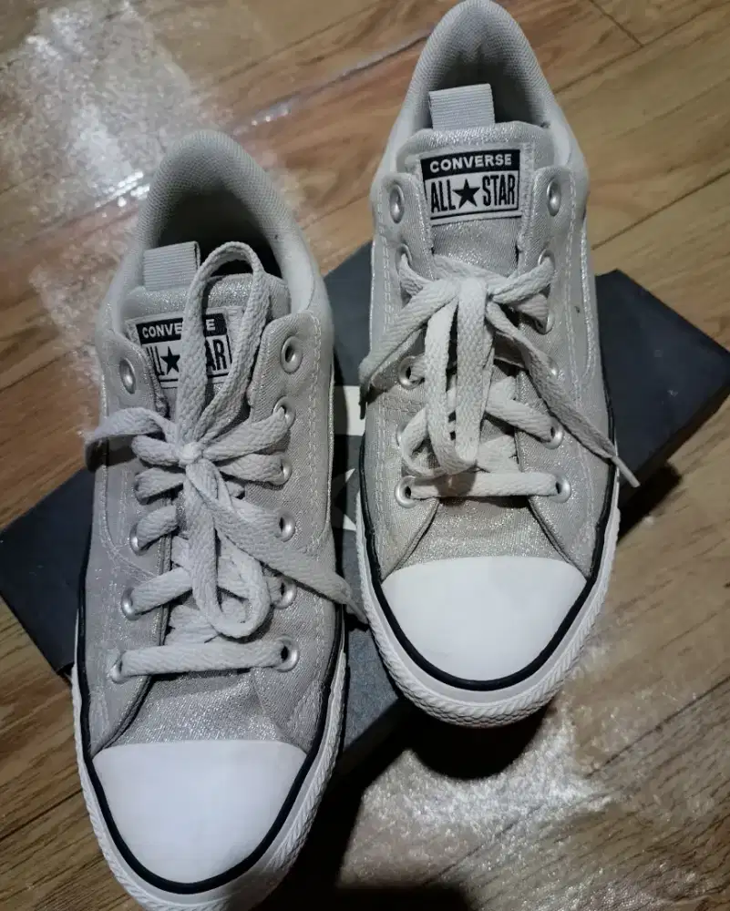Sepatu Converse cewek