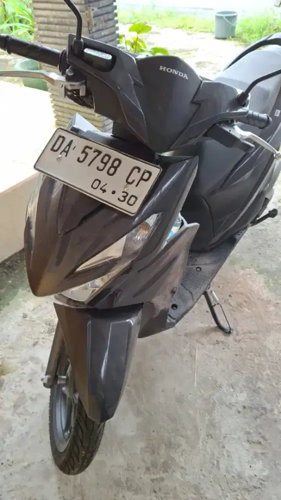 Beat deluxe warna hitam tangan pertama