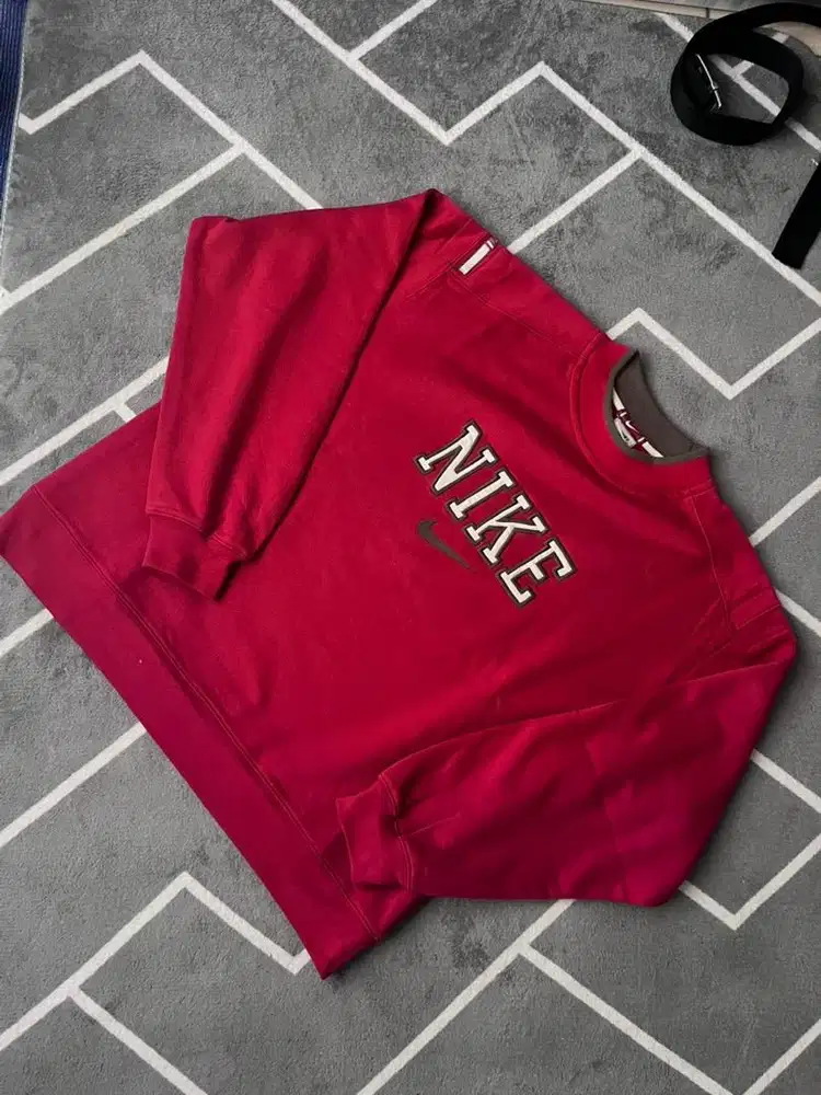 VINTAGE NIKE SPELL OUT EMBROIDERED