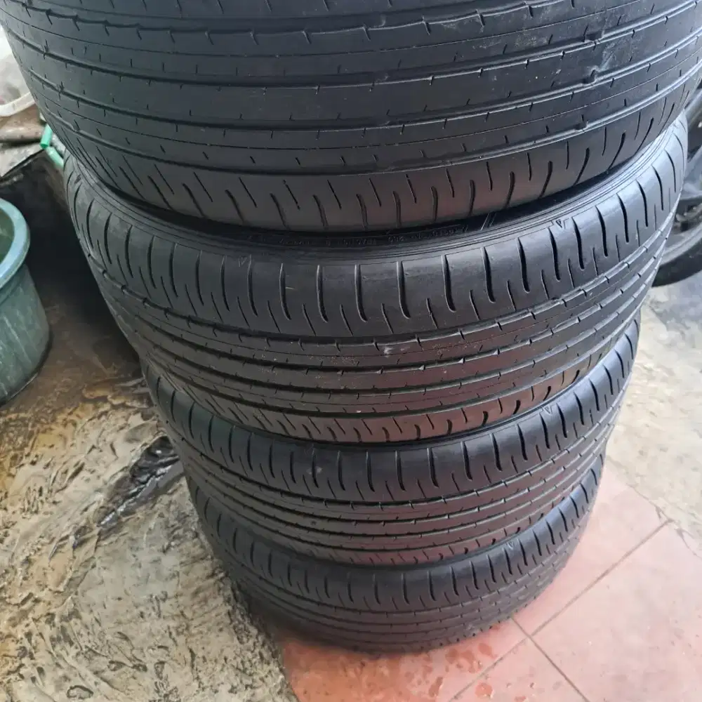 Ban mobol 225 50 18 dunlop ring 18