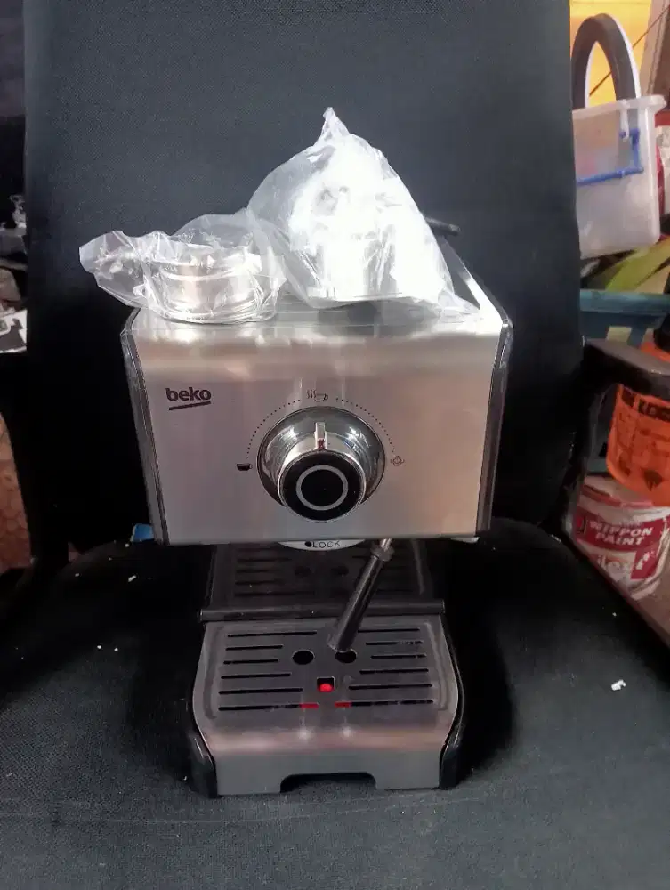 mesin kopi espresso Beko CEP5152B
