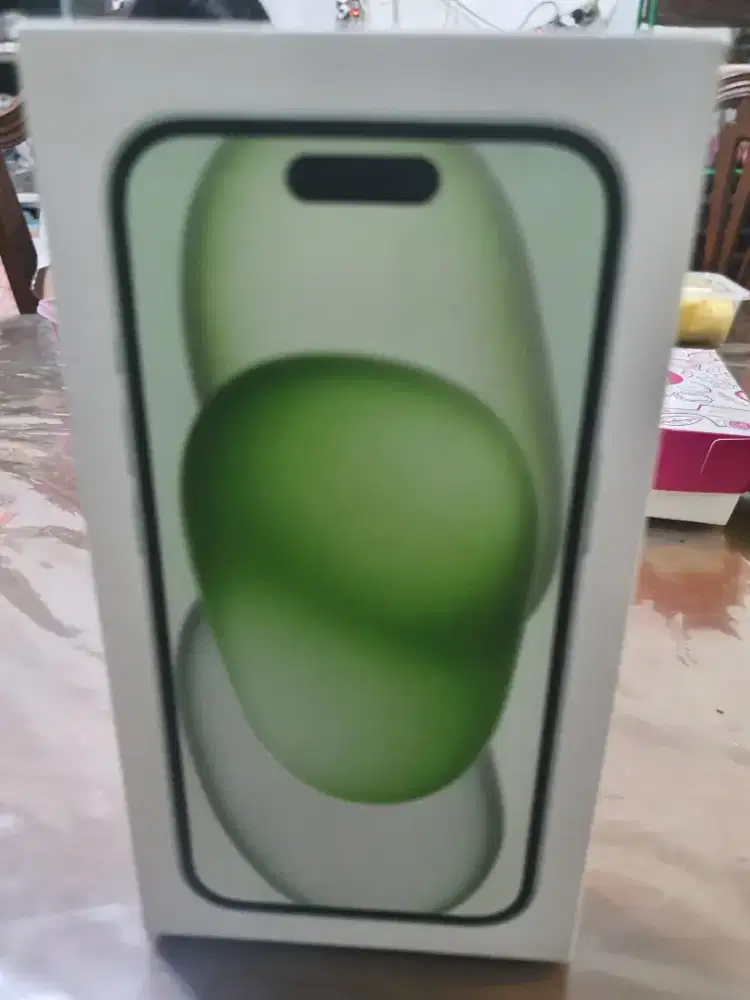 Iphone 15 128gb green garansi ibox 1 tahun