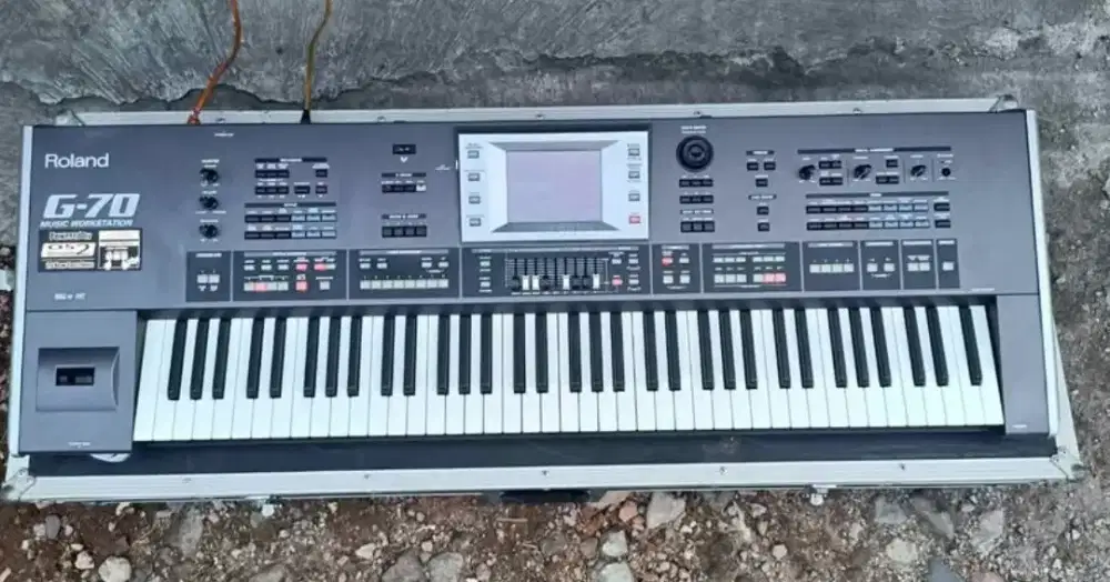 Keyboard roland g70