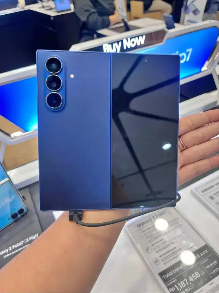 SAMSUNG Z FOLD 7 ‼️ NEW,SEGEL,RESMI SEIN‼️
Cicilan Rp.1.999 / bulan