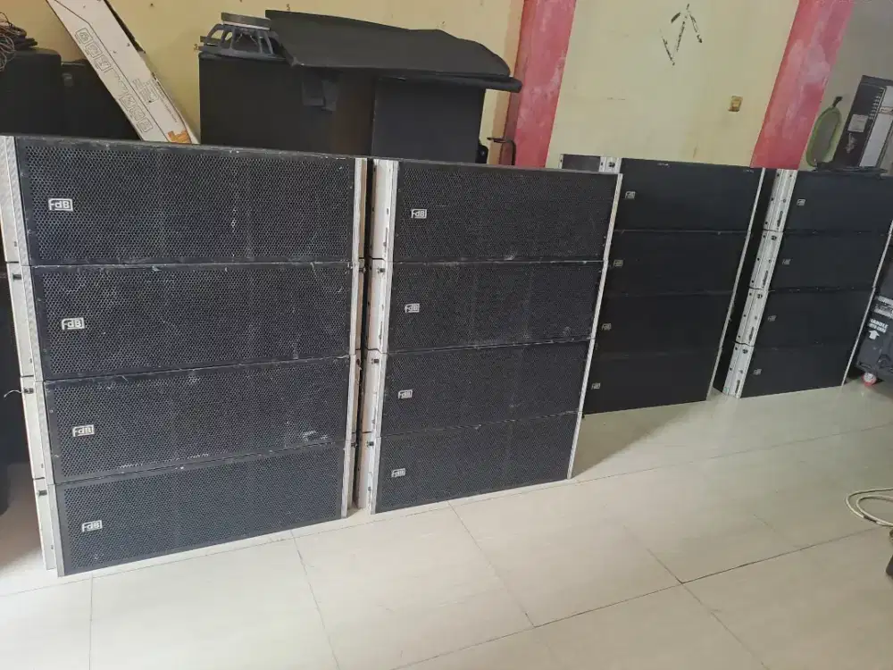 Line aray fdb la 210 16 unit dan subwofer 218 8 unit
