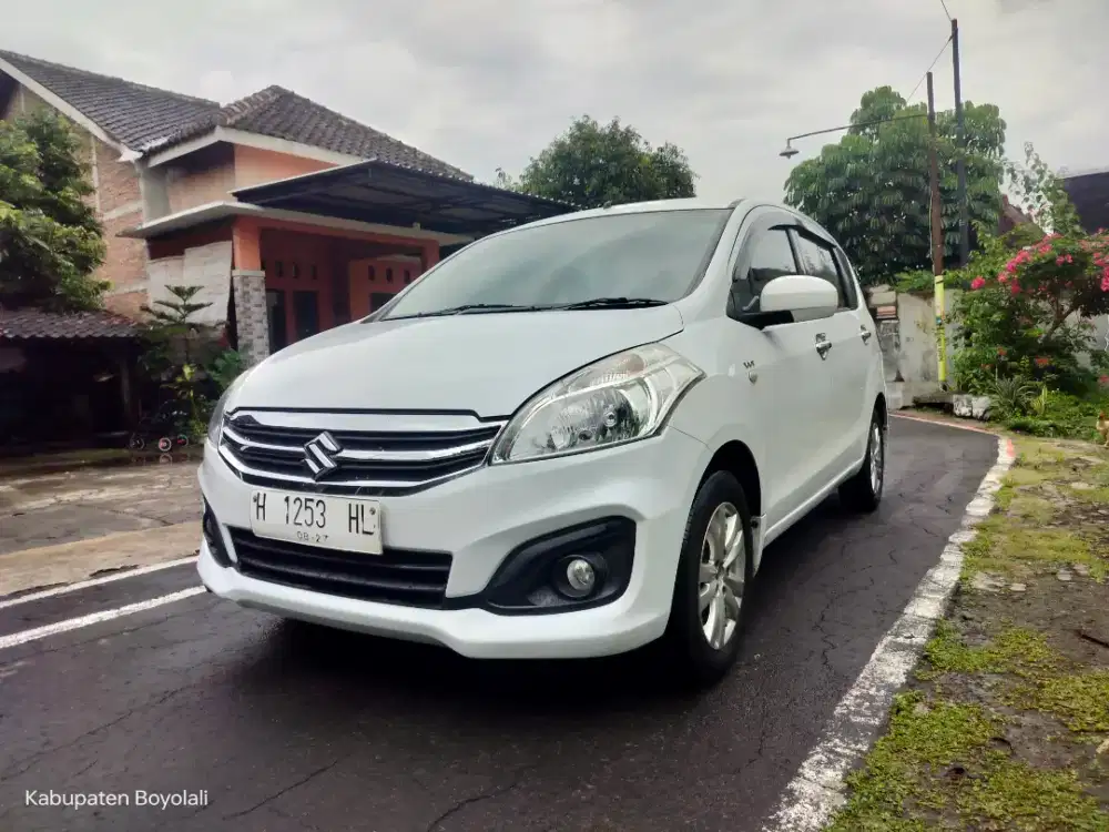 Ertiga manual 2017 putih tangan pertama matic