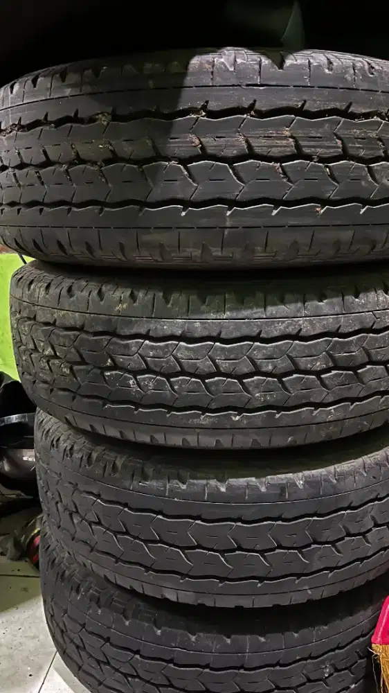 bridgeston duravis r15 205 70