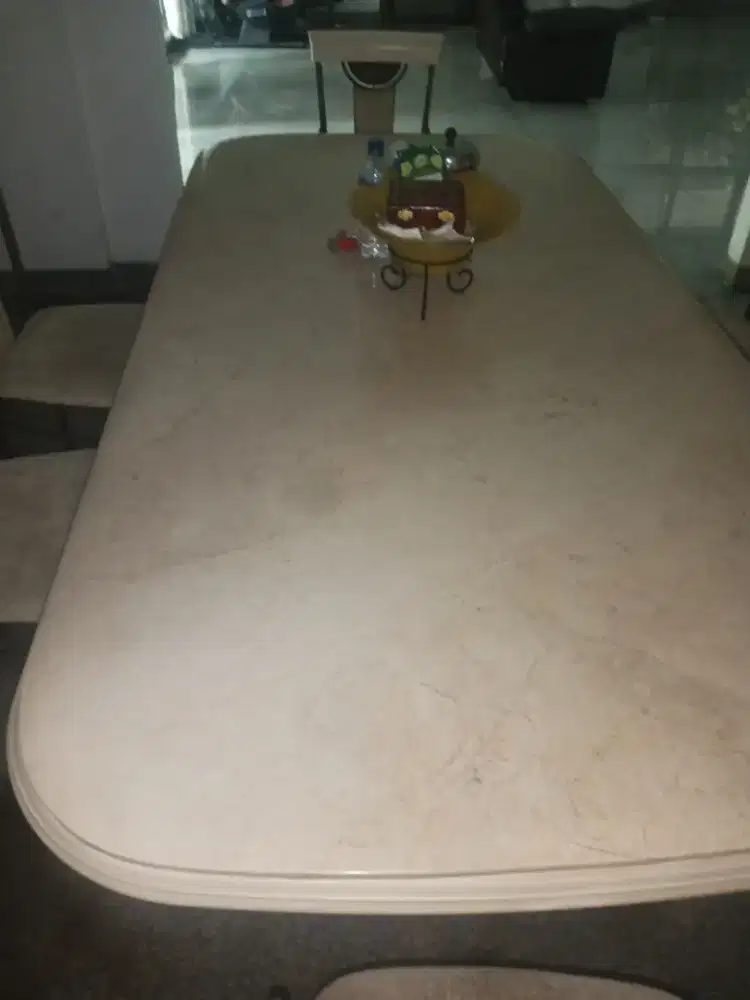 Meja makan  marmer satu set