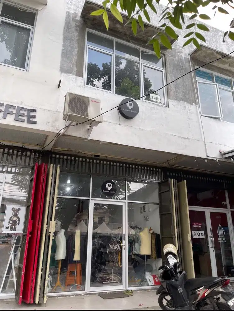 Disewakan ruang usaha/ Ruko