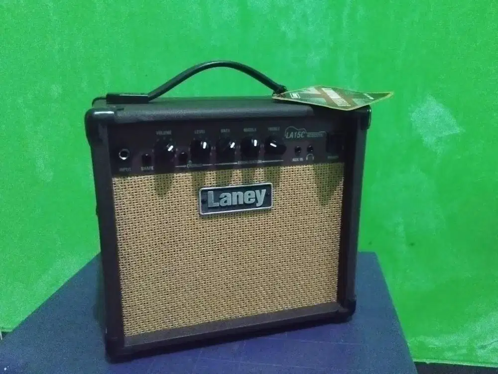 Amplifier Gitar Akustik Merk LANEY, Type LA15C Original