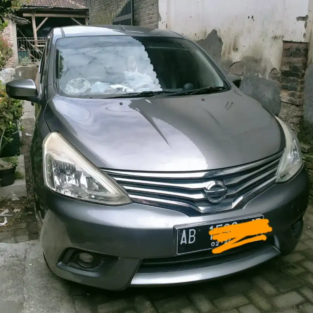 Dijual mobil kluarga nissan grand livina 2013/2014