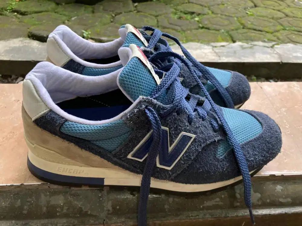 New Balance 996