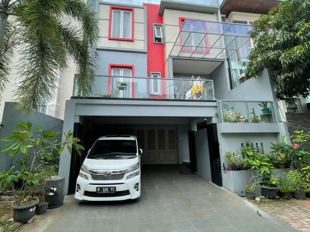 Rumah 3 Lantai Layar Permai PIK 8x15 Semi Furnish Full Marmer
