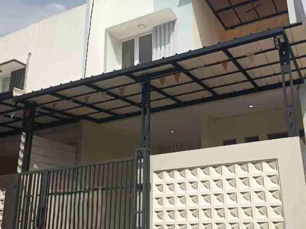 Rumah siap huni 2 lantai lokasi strategis dan bebas banjir di Taman Galaxy Bekasi