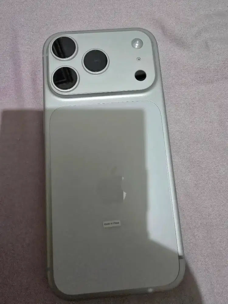 Iphone 17 pro 256 silver