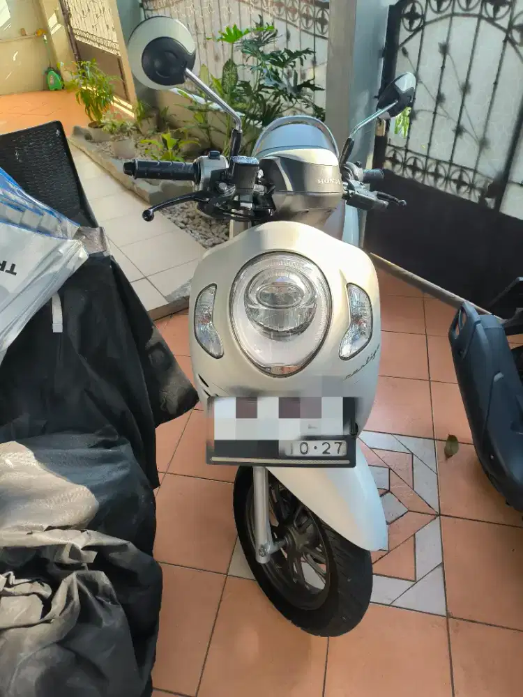 DIJUAL HONDA SCOOPY PRESTIGE 2022 - PUTIH