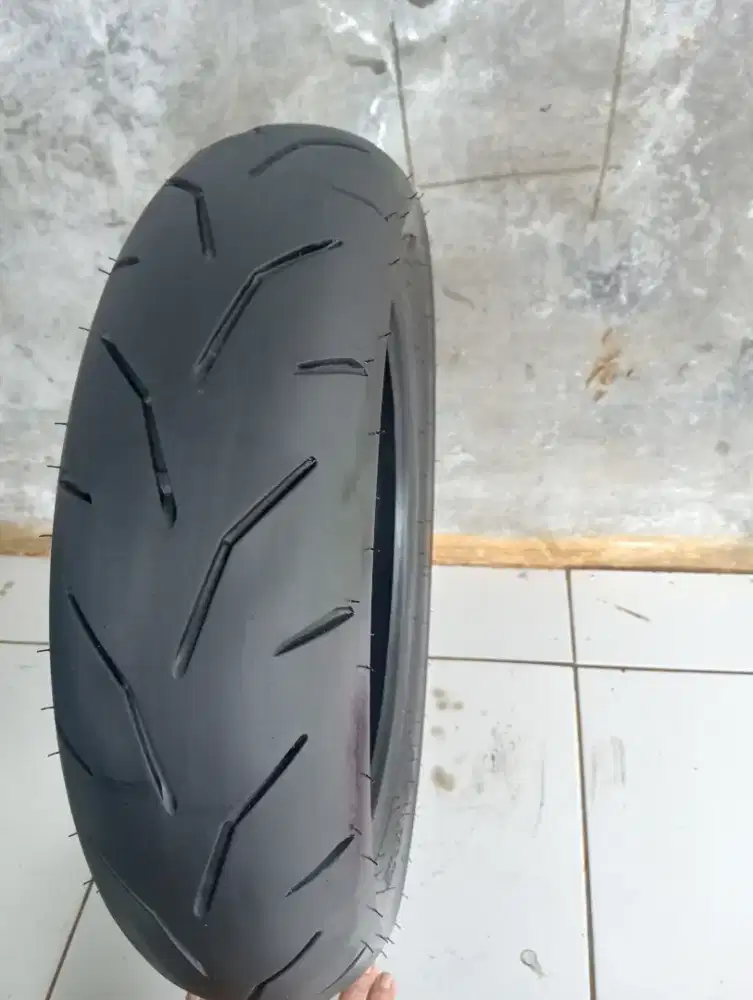 Ban belakang aerox ukuran 140/70-14 merk irc  tubles