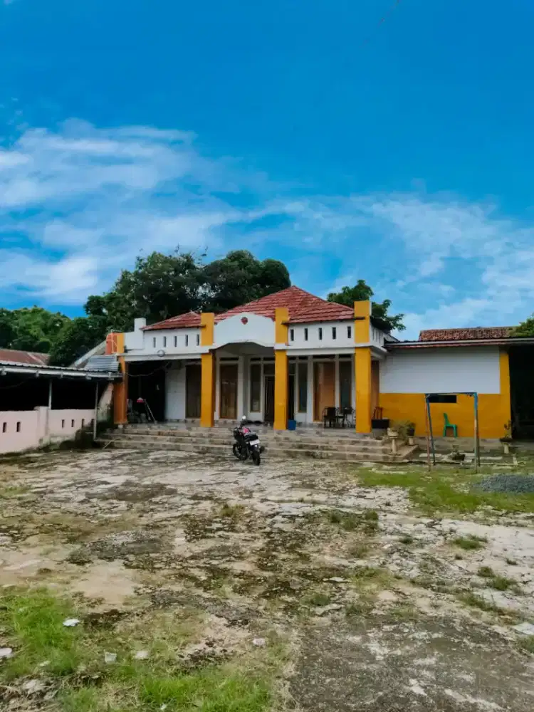 Di jual Bangunan komersial Asrama 30 kamar