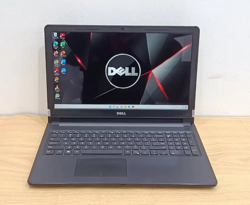 LAPTOP DELL Inspiron 15 prosesor AMD A9-9400/Ram 8GB/SSD 512GB