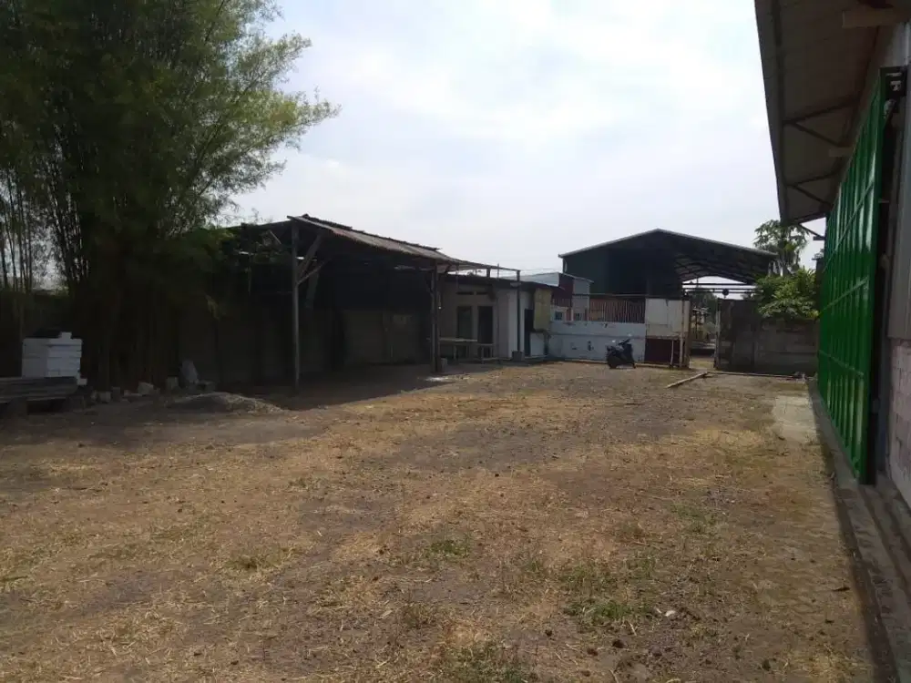 JUAL DAN DISEWAKAN GUDANG STRATEGIS RAYA KEDAMEAN GRESIK