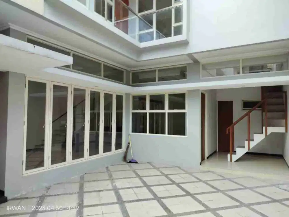 Rumah Townhouse Dekat Paragon Mall Mangkubumen Banjarsari Solo