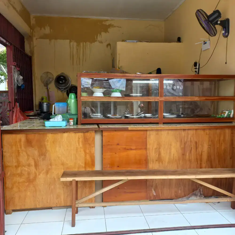 Di jual Meja usaha dan etalase warung nasi