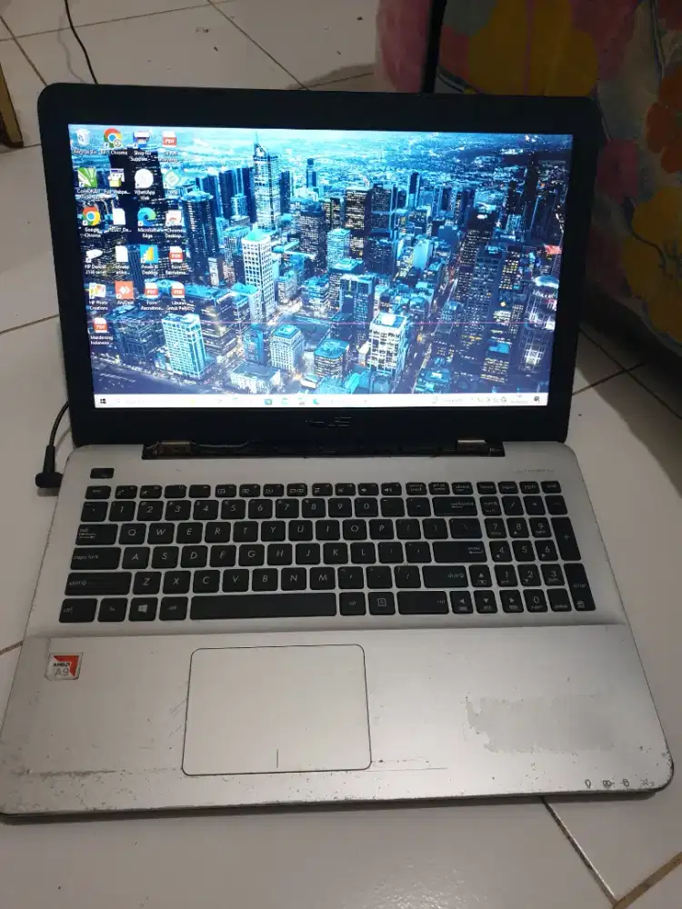 Laptop asus x555b
