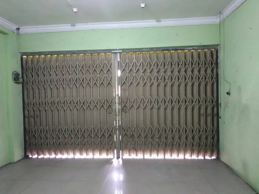 DIKONTRAKKAN 2 KIOS TOKO STRATEGIS DAERAH WERU KIDUL, KAB. CIREBON