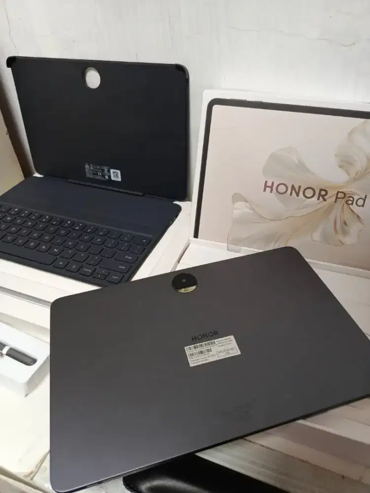 Honor Pad 9 ram 8 internal 256 fulset ori like new keyboard dan Spen