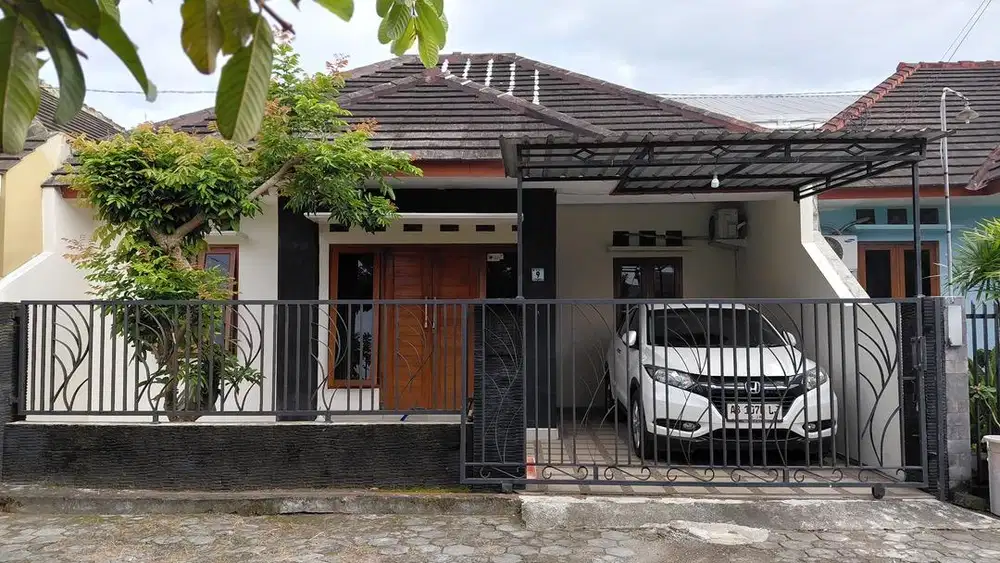 Disewakan rumah dengan fasilitas lengkap