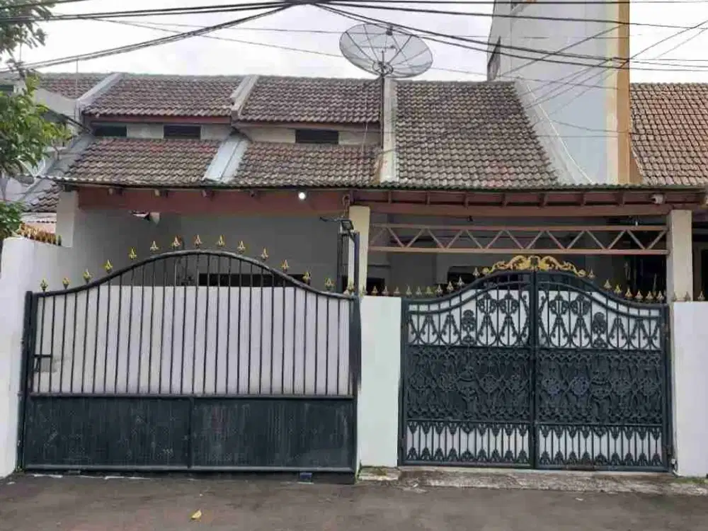 Rumah usaha minimalis rapih 1,5 lantai row jalan 3 mobil disewakan lokasi favorit lingkungan nyaman Sunter Jakarta Utara