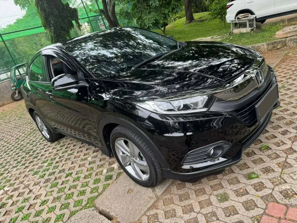 SUV HR-V HRV S AT MATIC 2022 HITAM - GENAP