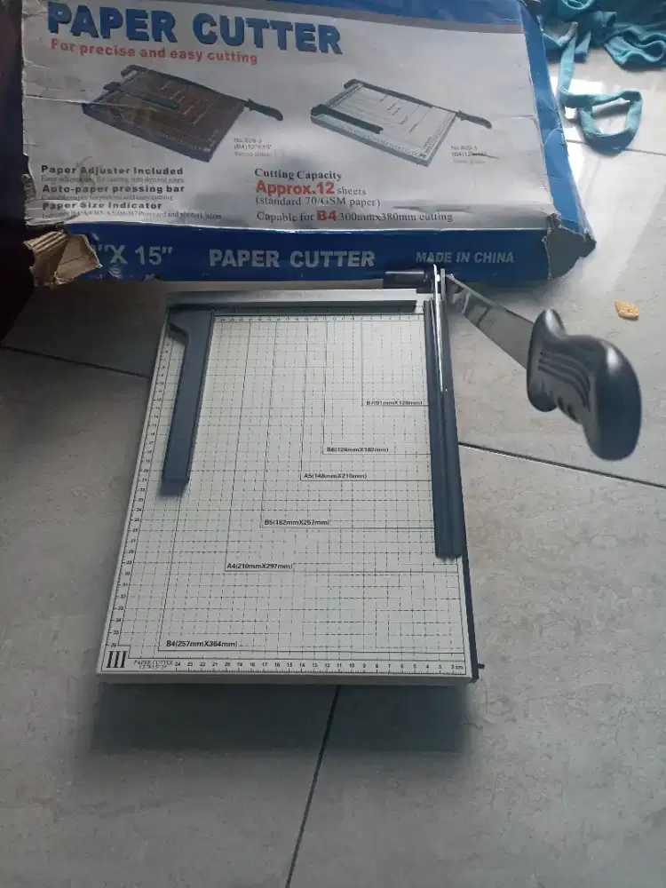Alat paper cutting pemotong kertas
