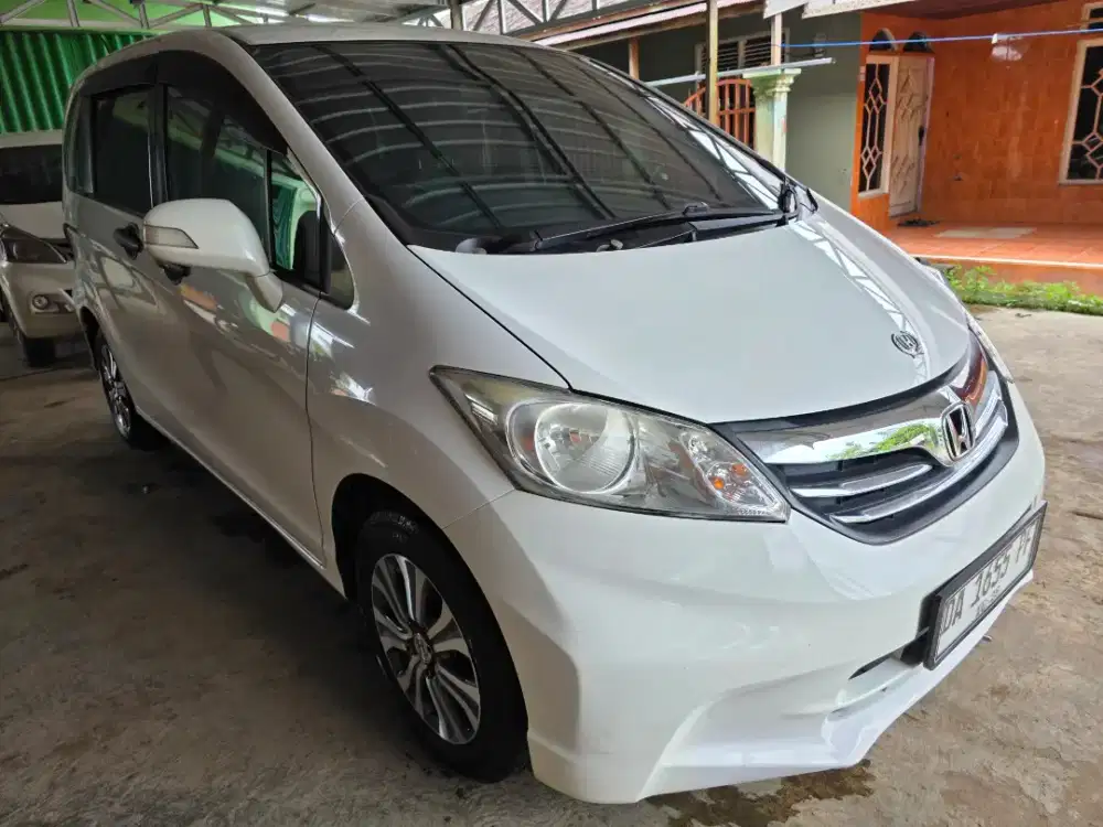 Freed E PSD 2012 metik