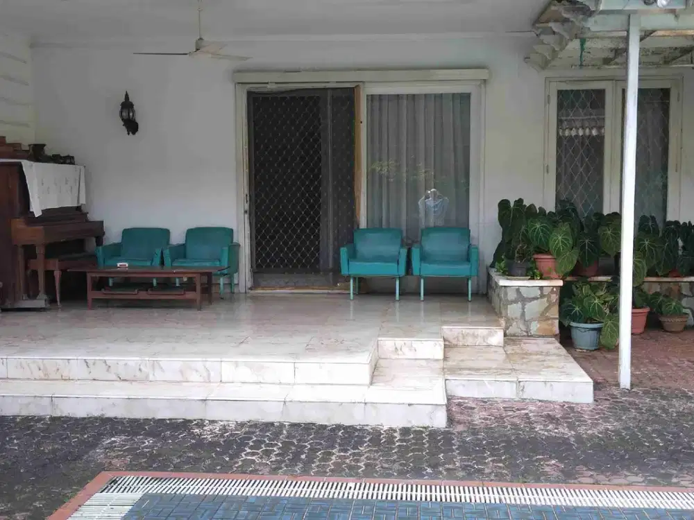 Dijual cepat rumah di jln raya adhyaksa lebak bulus