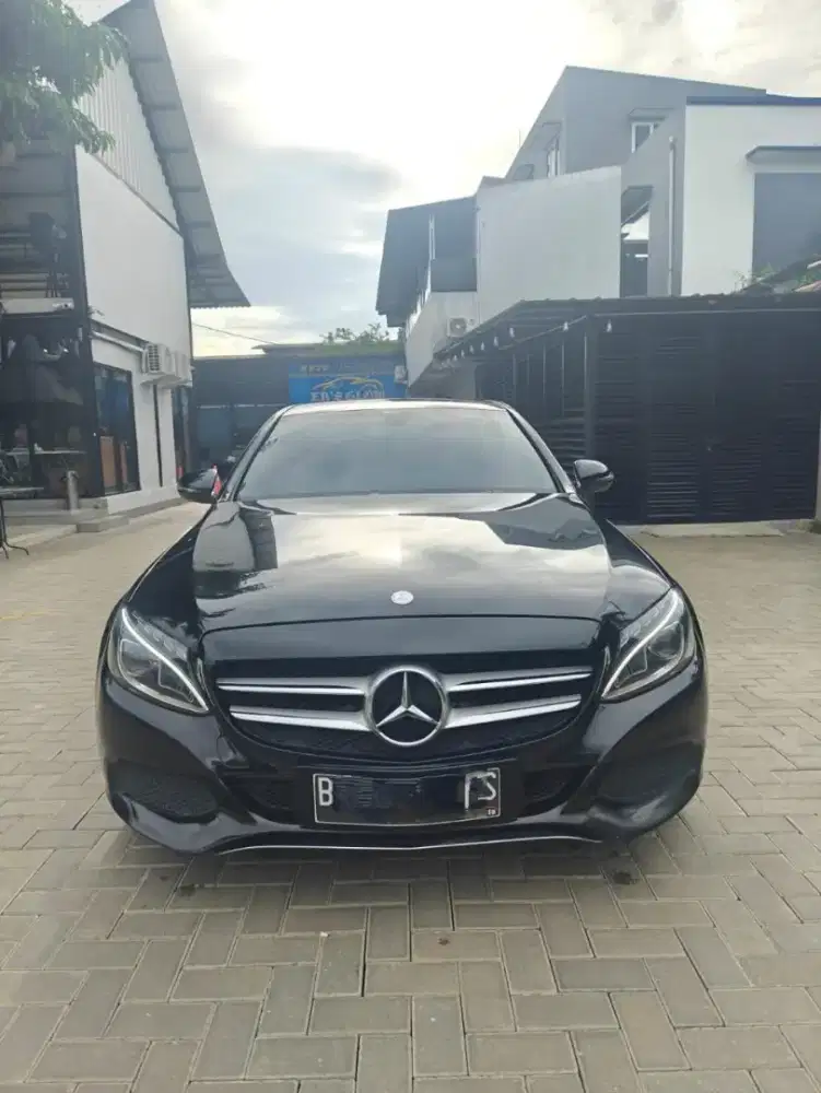 Mercedes Benz C200 AT