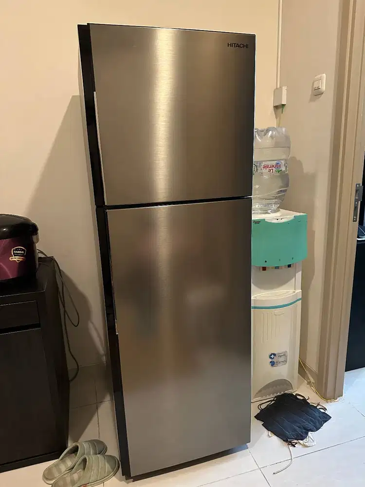 Jual cepat Kulkas HITACHI R-H27PGD7 BSL/SL 2 pintu