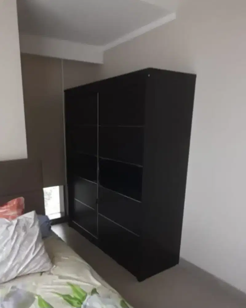 Lemari pakaian  2 pintu