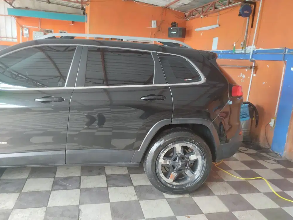 Jeep Cherokee 2015 Bensin