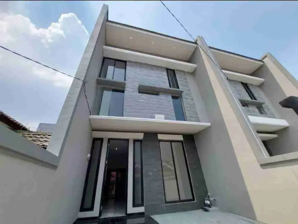 Dijual Rumah Baru 2 lantai Klampis Semolo Timur 
Surabaya