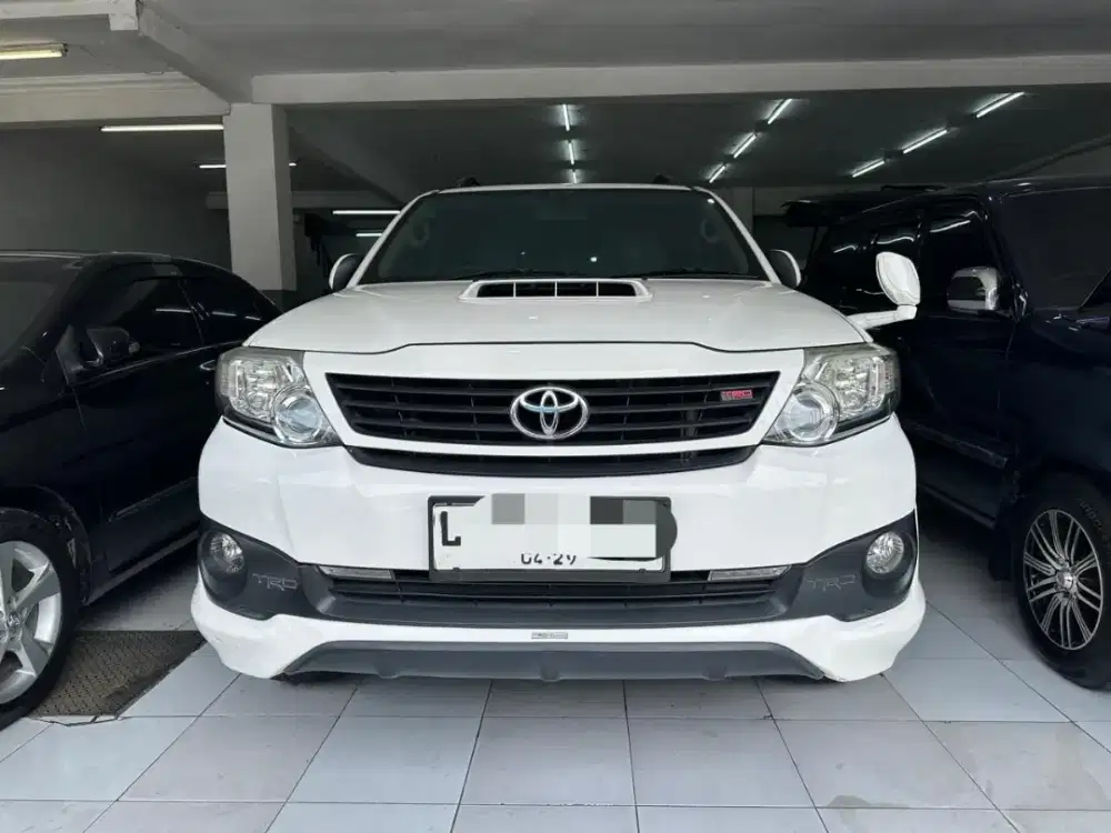 TOYOTA FORTUNER VNT TRD 4X2 DIESEL MATIC 2014 PUTIH TERAWAT