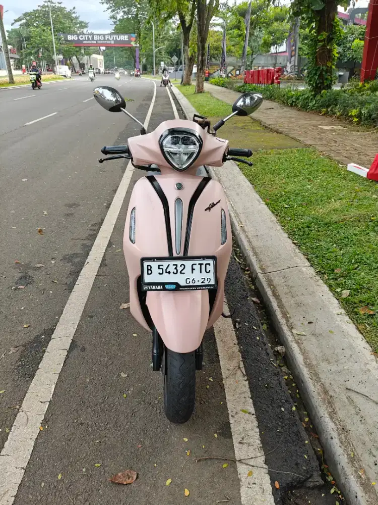 Motor Yamaha fillano Pink 2024