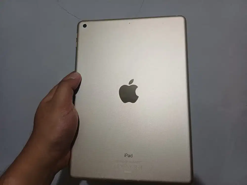 iPad 5. 5th gen. 32 GB ex iBox