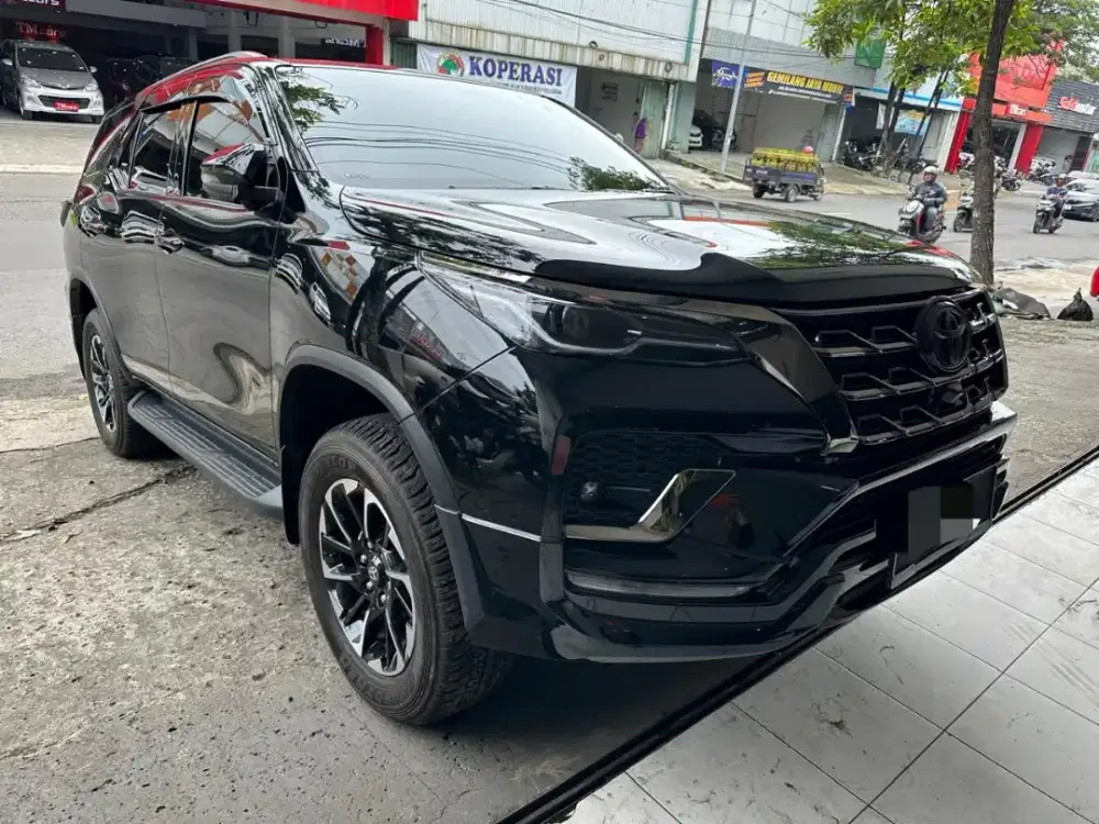 KM 9RB TOYOTA FORTUNER 2,8 VRZ GR SPORT MATIC DIESEL 2022 HITAM
