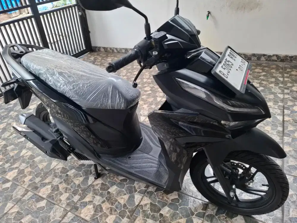 Pajak 1/2027 DKI keyless, honda vario 125 CBS LED charger 2025 km4.800