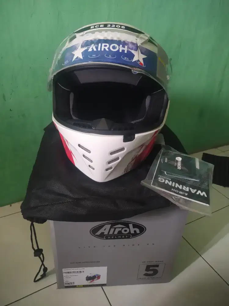 Helm FullFace Airoh Mulusss!!!