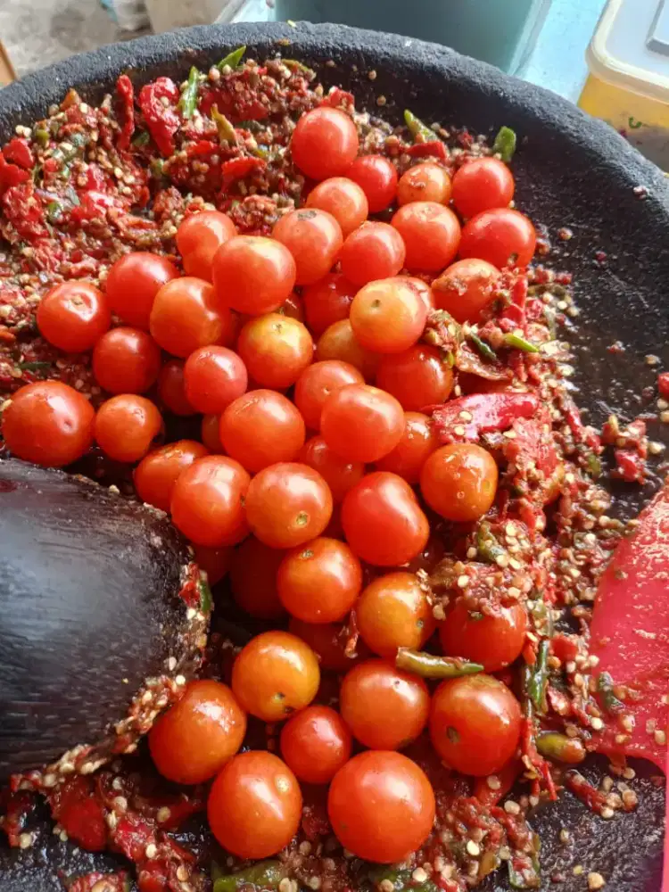 Staf dapur NGULEK RAMPAI CUUR