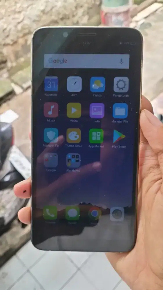 Oppo F5 3/32GB, Kelengkapan HP & Charger